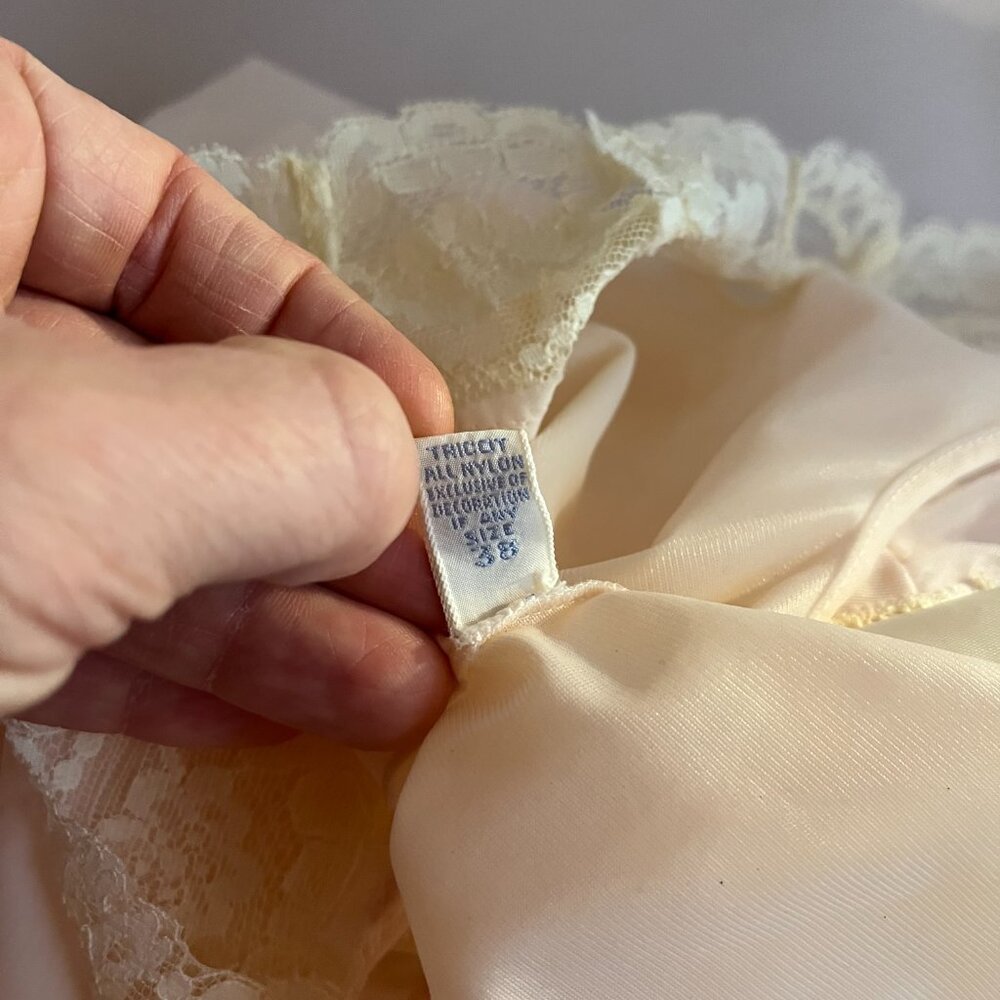 Vintage 1950s Vanity Fair Nightgown Layered Pale Pink Lace Sleeveless *Flaw - Picture 13 of 13